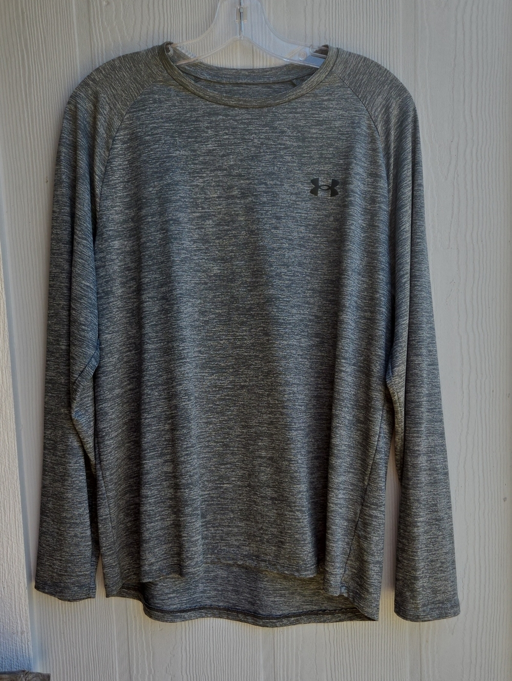 Under Armour Men’s Heather Gray Long-Sleeve Tech Shirt